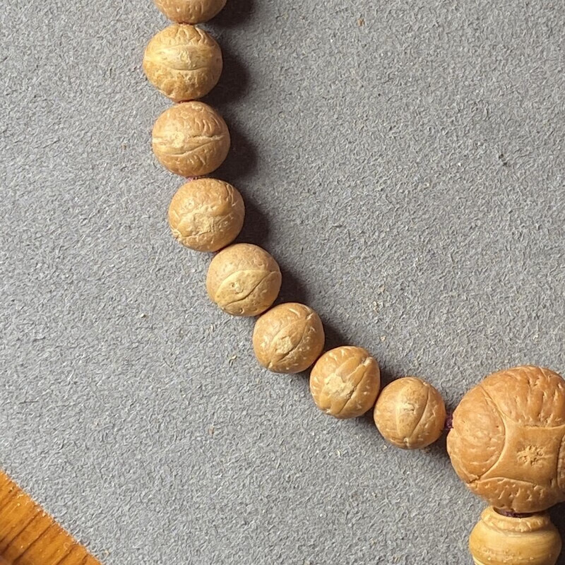 Nepalese small phoenix eye hand-held, size 9.5, high oil content, high density, good texture