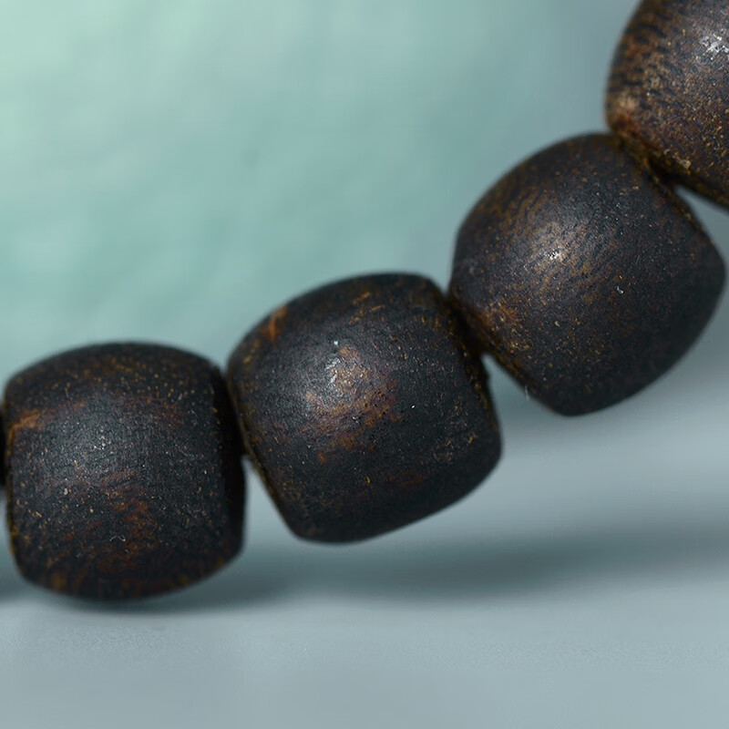 Sinking-grade Hainan Yingge Green Qi Nan Guoxiang Series Agarwood Bracelet