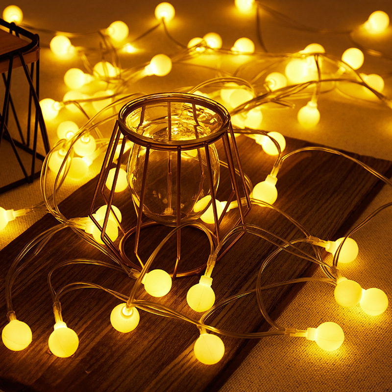 Nastrojowe lampki solarne w kształcie gwiazd.