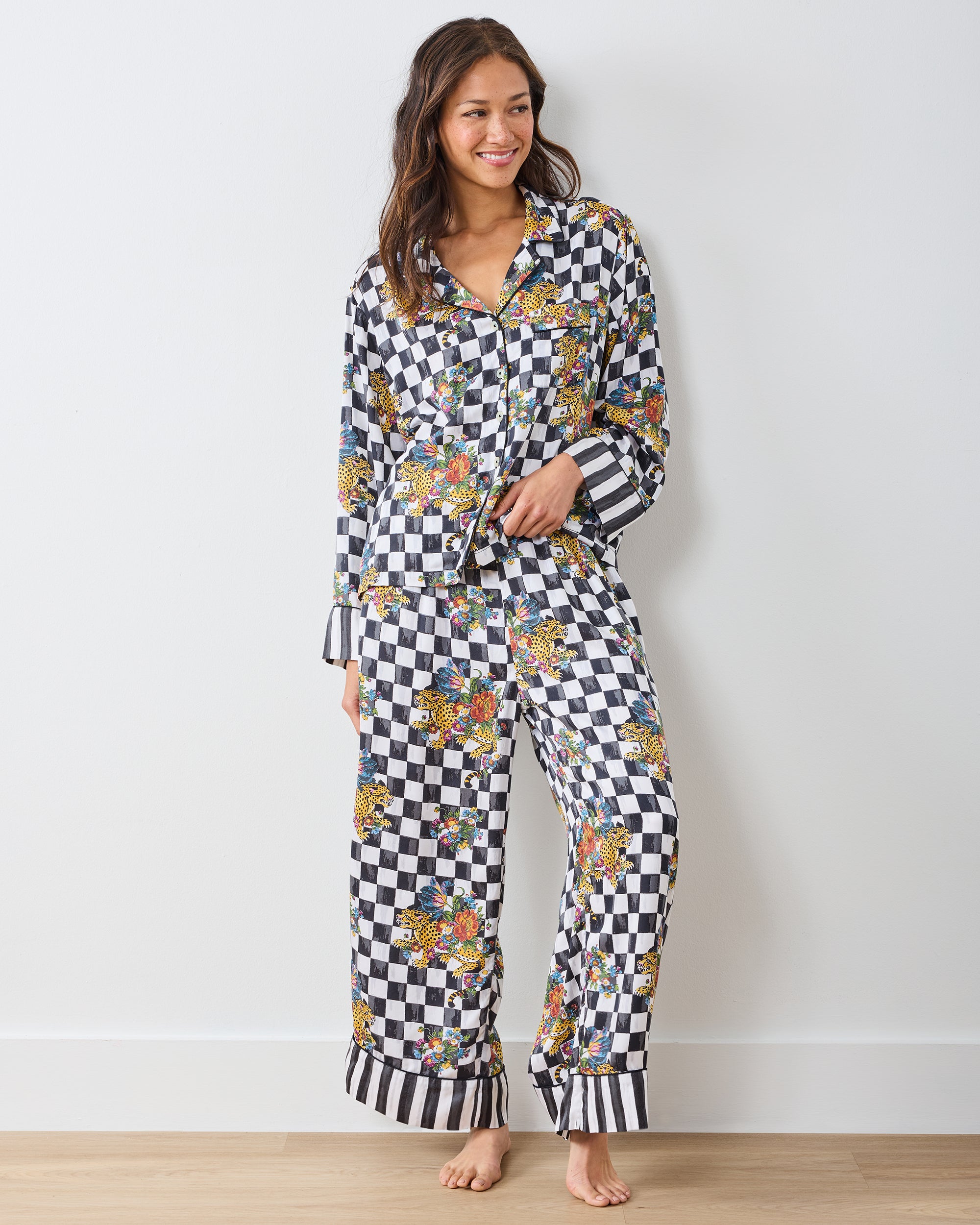 Court-Style Plaid Pajama Set - Eco-Friendly Satin - Floral Pattern