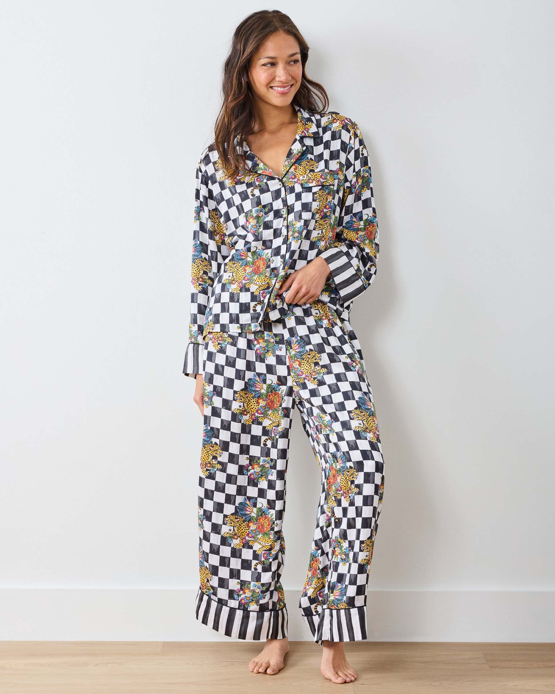 Court-Style Plaid Pajama Set - Eco-Friendly Satin - Floral Pattern