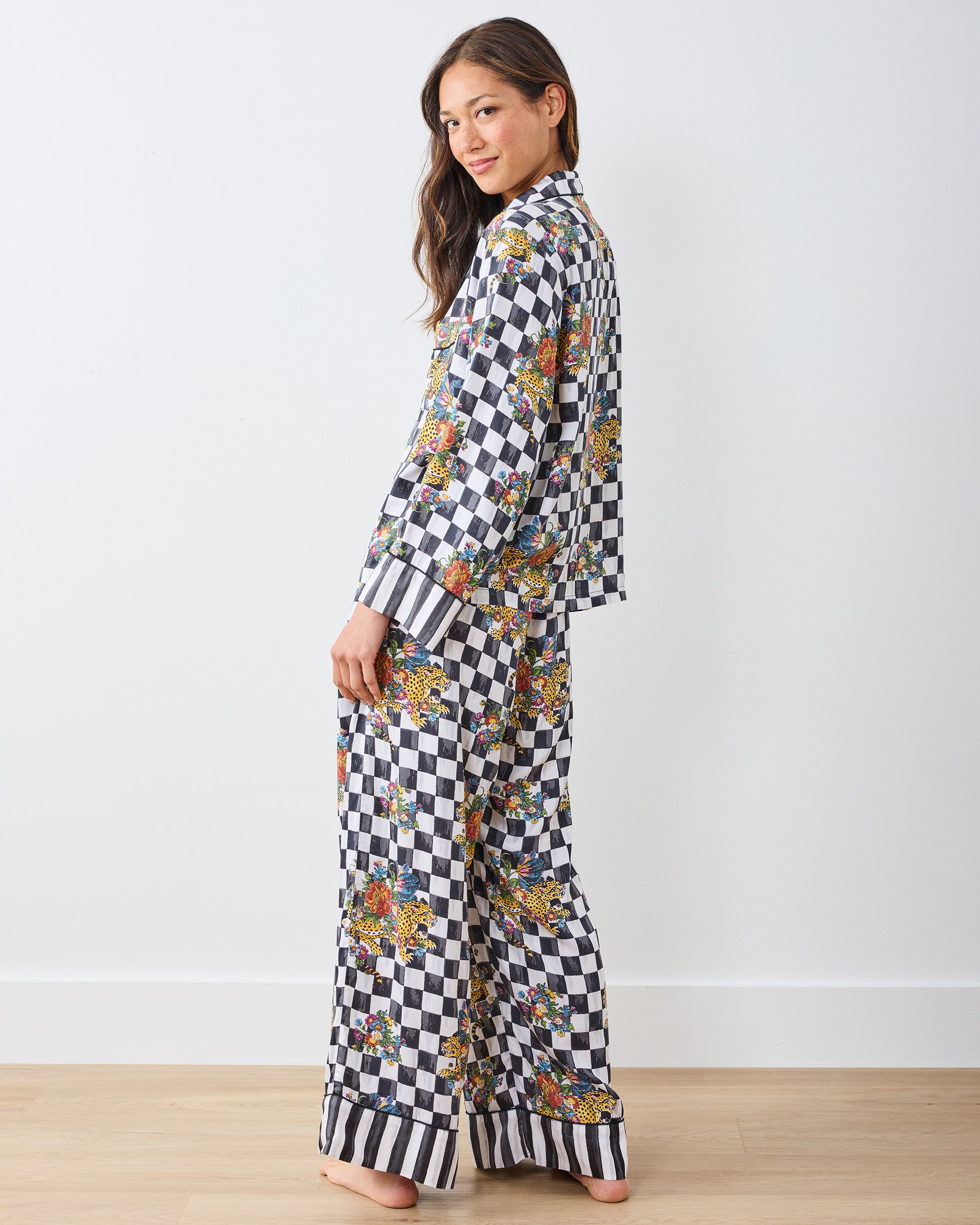 Court-Style Plaid Pajama Set - Eco-Friendly Satin - Floral Pattern