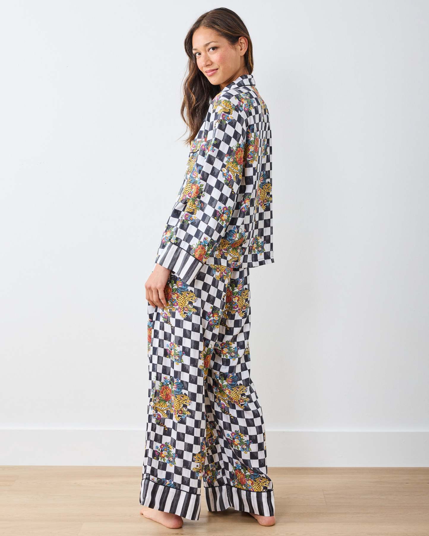 Court-Style Plaid Pajama Set - Eco-Friendly Satin - Floral Pattern