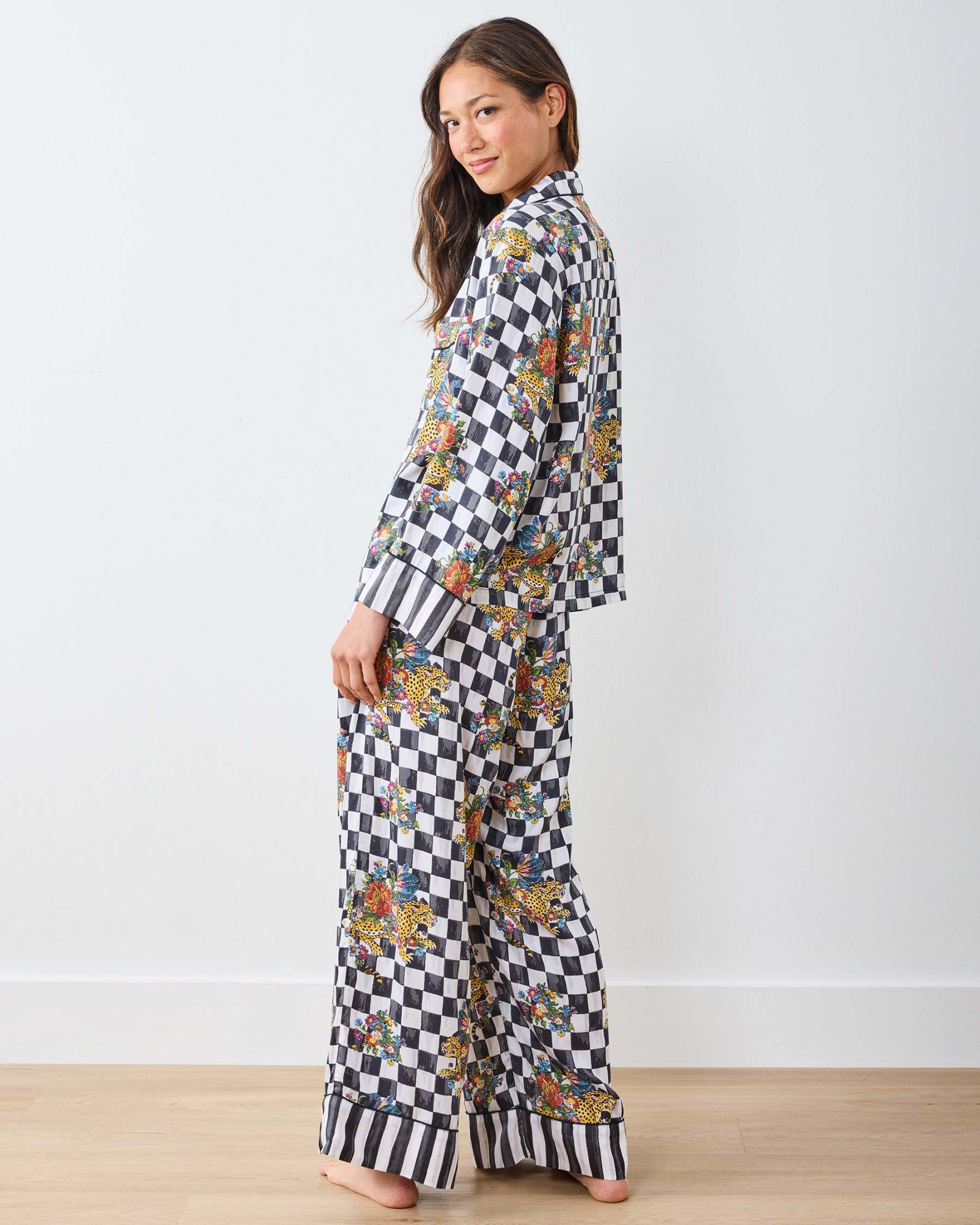 Court-Style Plaid Pajama Set - Eco-Friendly Satin - Floral Pattern