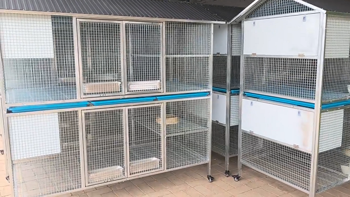 Sturdy Rust-Proof Chicken Coop (Brake Casters) – Spacious Villa, Egg Area & Stainless Trough