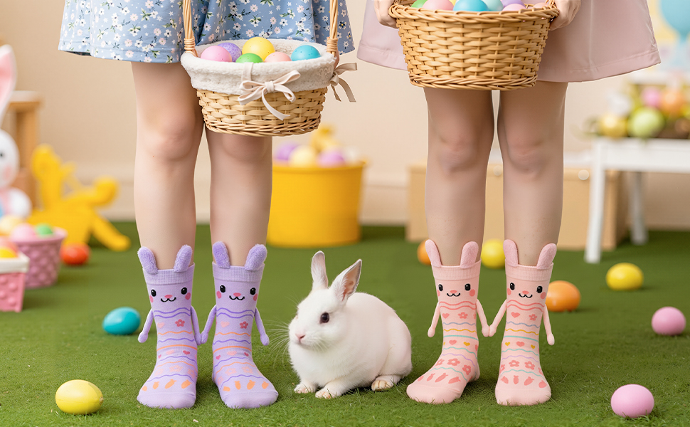 Magnetic hand holding socks