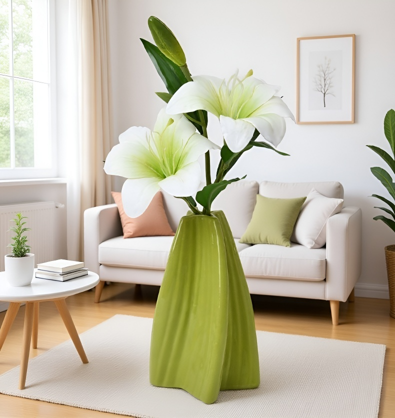 Vază rezistentă din plastic pentru decor modern