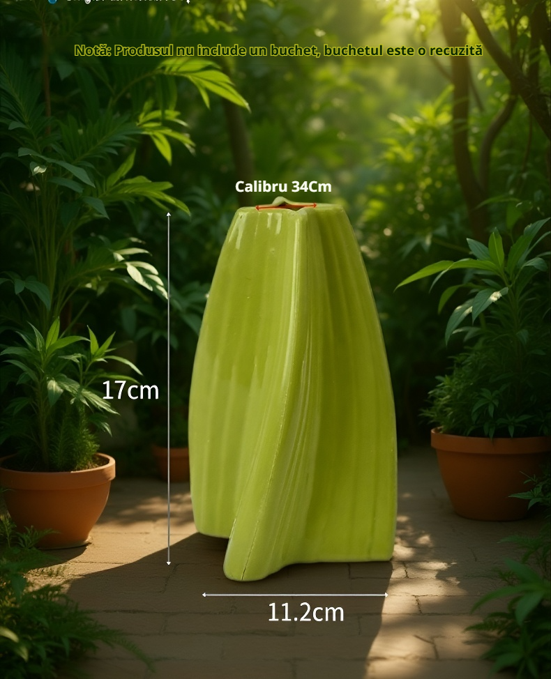 Vază modernă din plastic cu flori artificiale