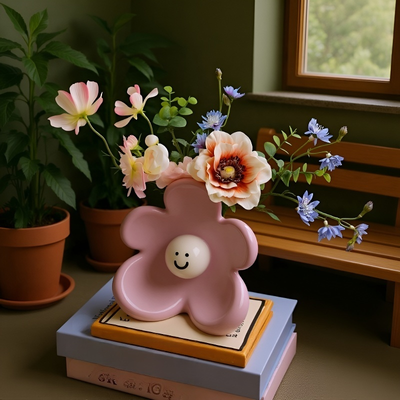 Vază ceramică drăguță cu zâmbet pentru decorarea camerei