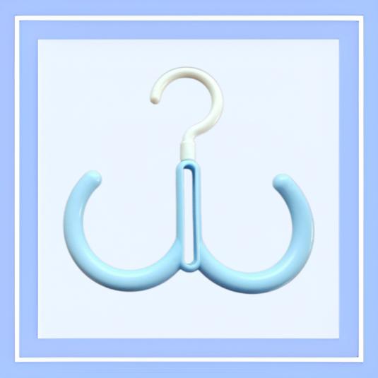 Suport pentru haine cu cârlig pivotant