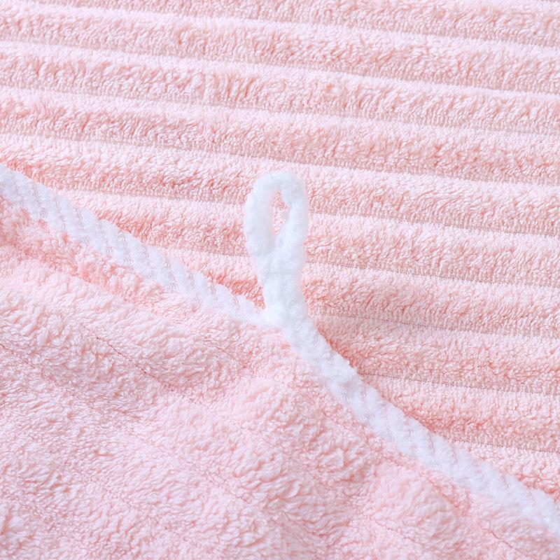 Lint free thickened towel for spotless cleaning