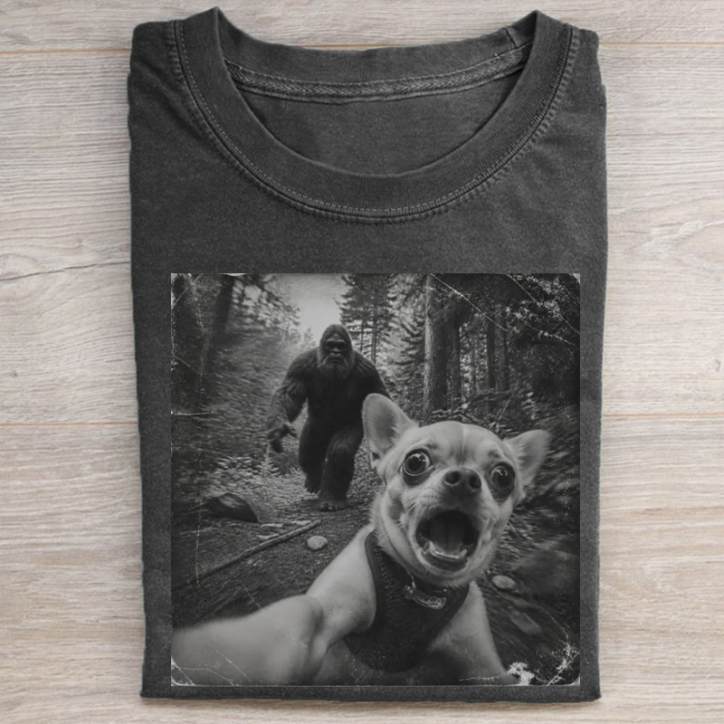 Bigfoot And Chihuahua T‑shirt