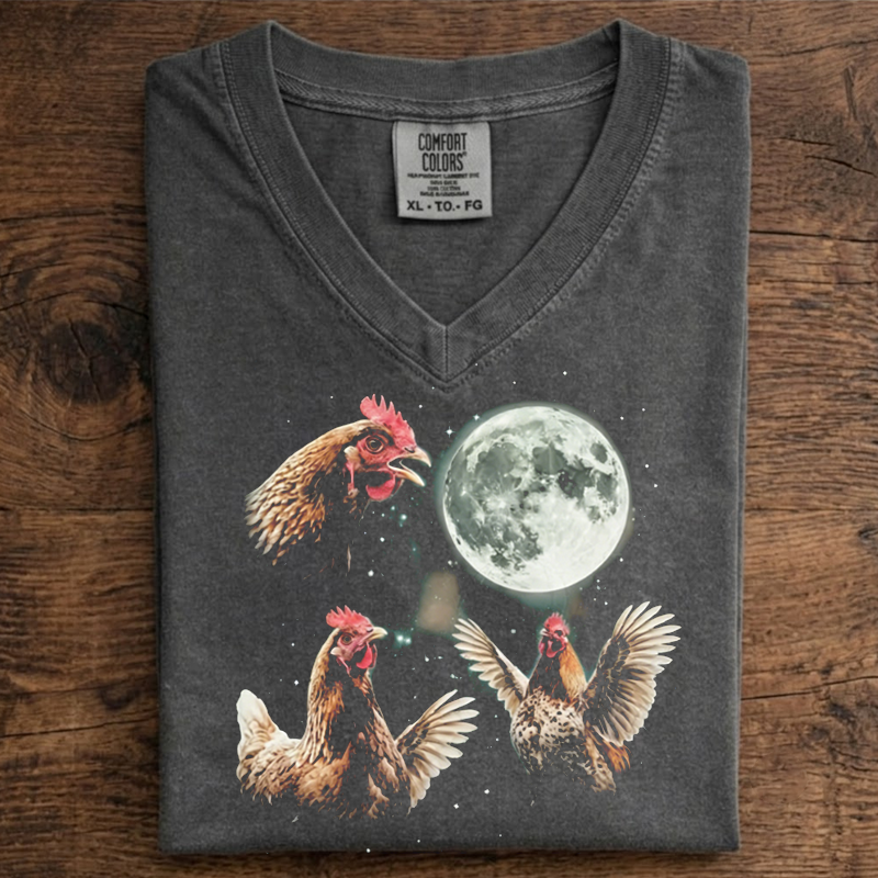 Chicken Howling at Moon Vintage 90s Graphic V-neck T-shirt