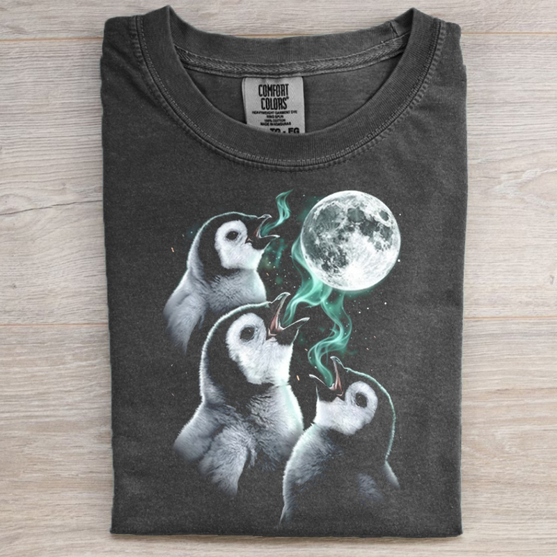 Penguin Howling To Moon Vintage 90s Graphic T-shirt