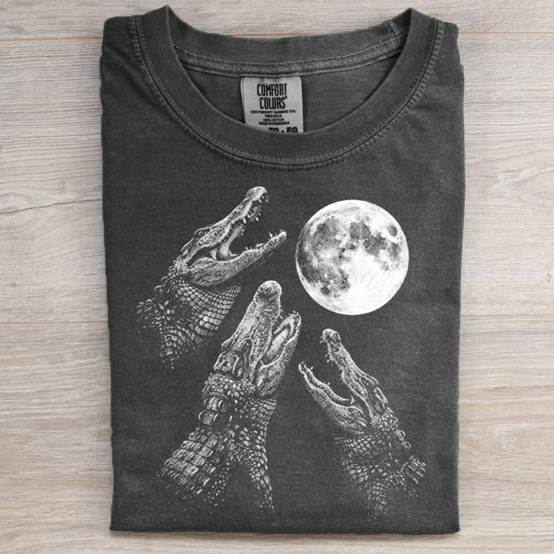 Vintage Alligator Moon Graphic T-shirt