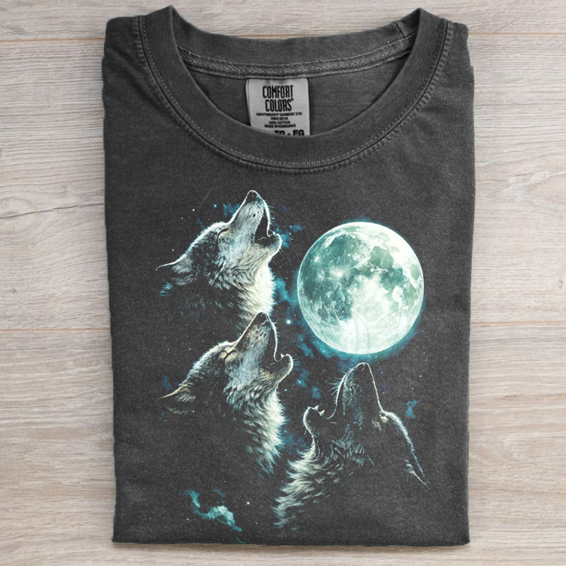 Vintage Three Howling Wolves Classic 90s Graphic T-shirt