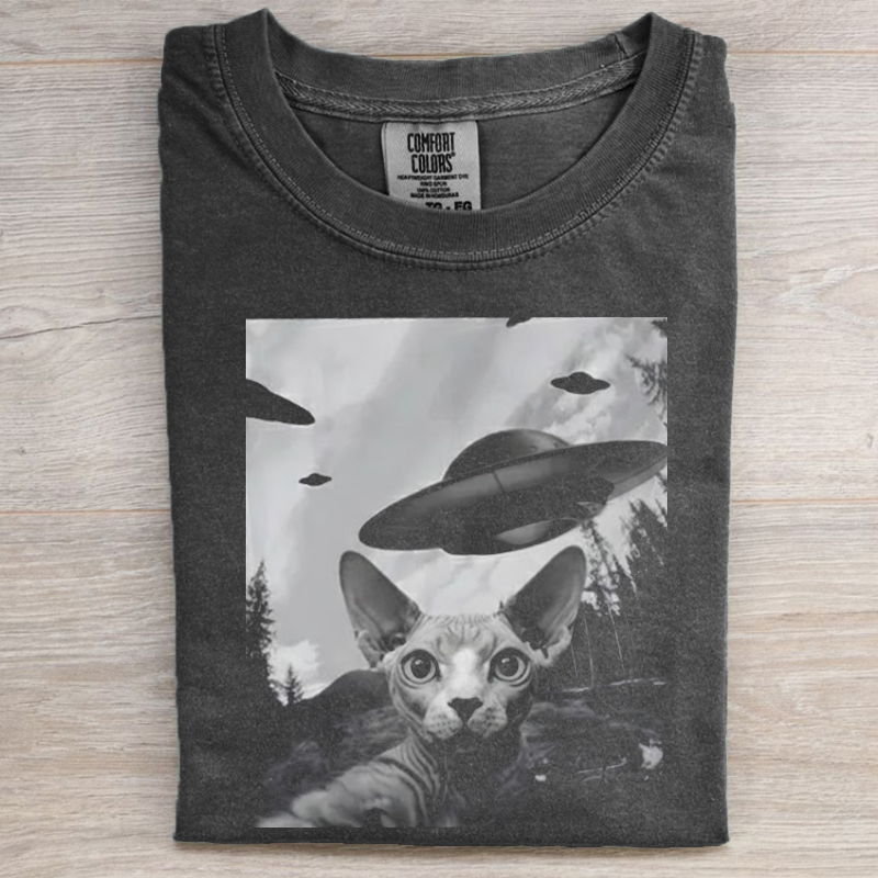 Funny UFO SphynxCat Selfie T-shirt