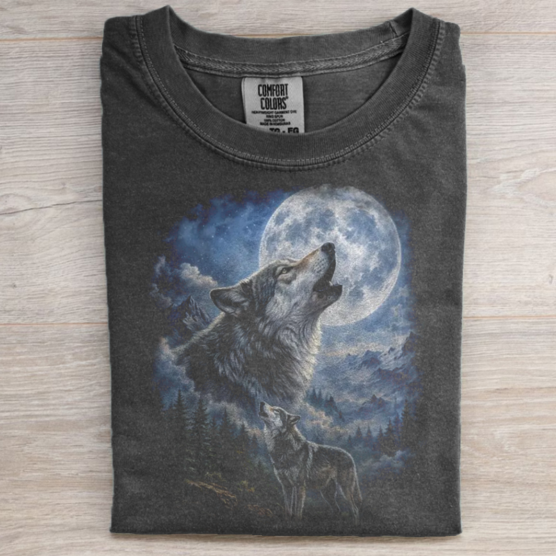 Vintage Howling Wolf Graphic T-shirt