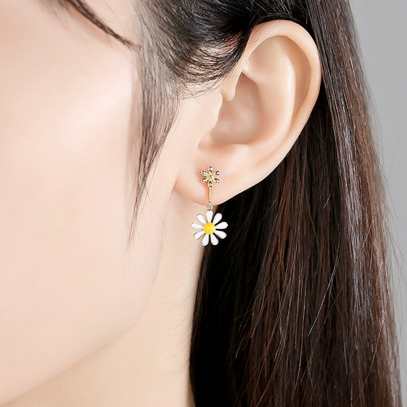 INS2417SLUYNZ 925 Sterling Silver Small Daisy Earrings Stud for Women Teens Flower Earring Studs