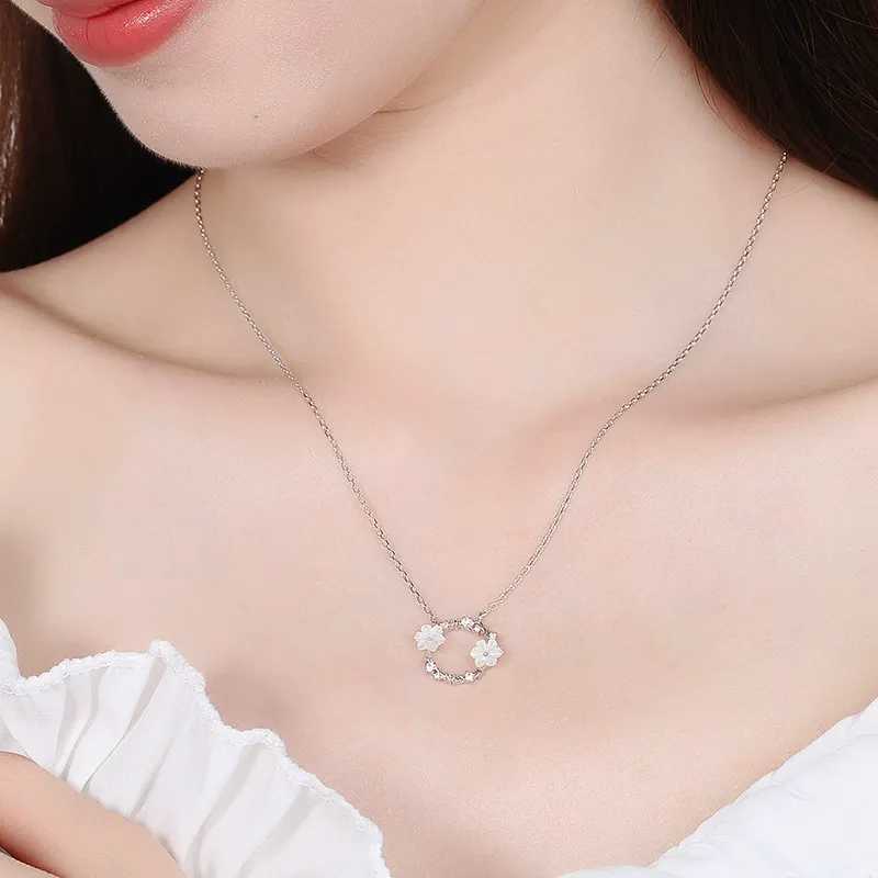 INS3134-Flower Loop Pendant Necklace Fashion Classic Circle Necklace for Women Luxury Jewelry