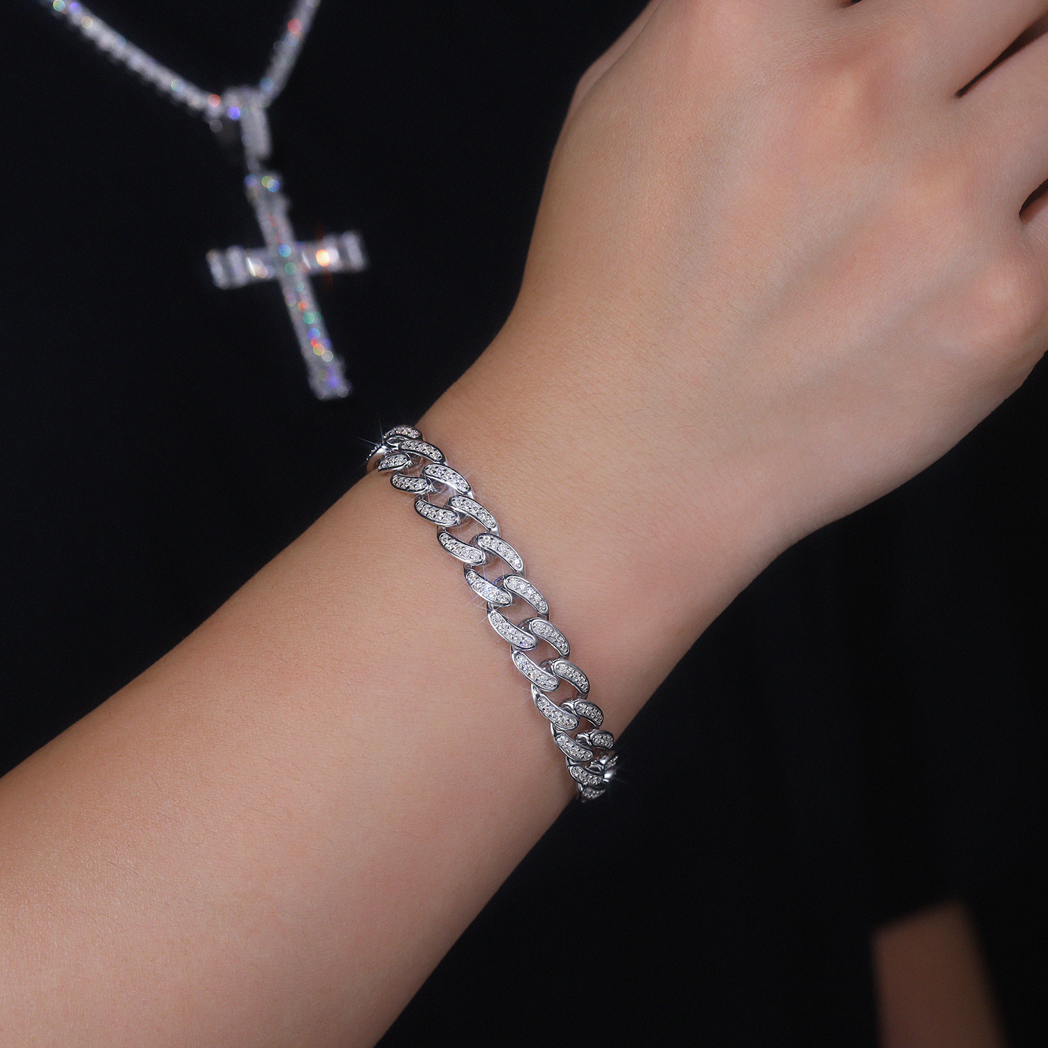 Z001-L15195-18CMTY-wrist-encircling stars-18cm