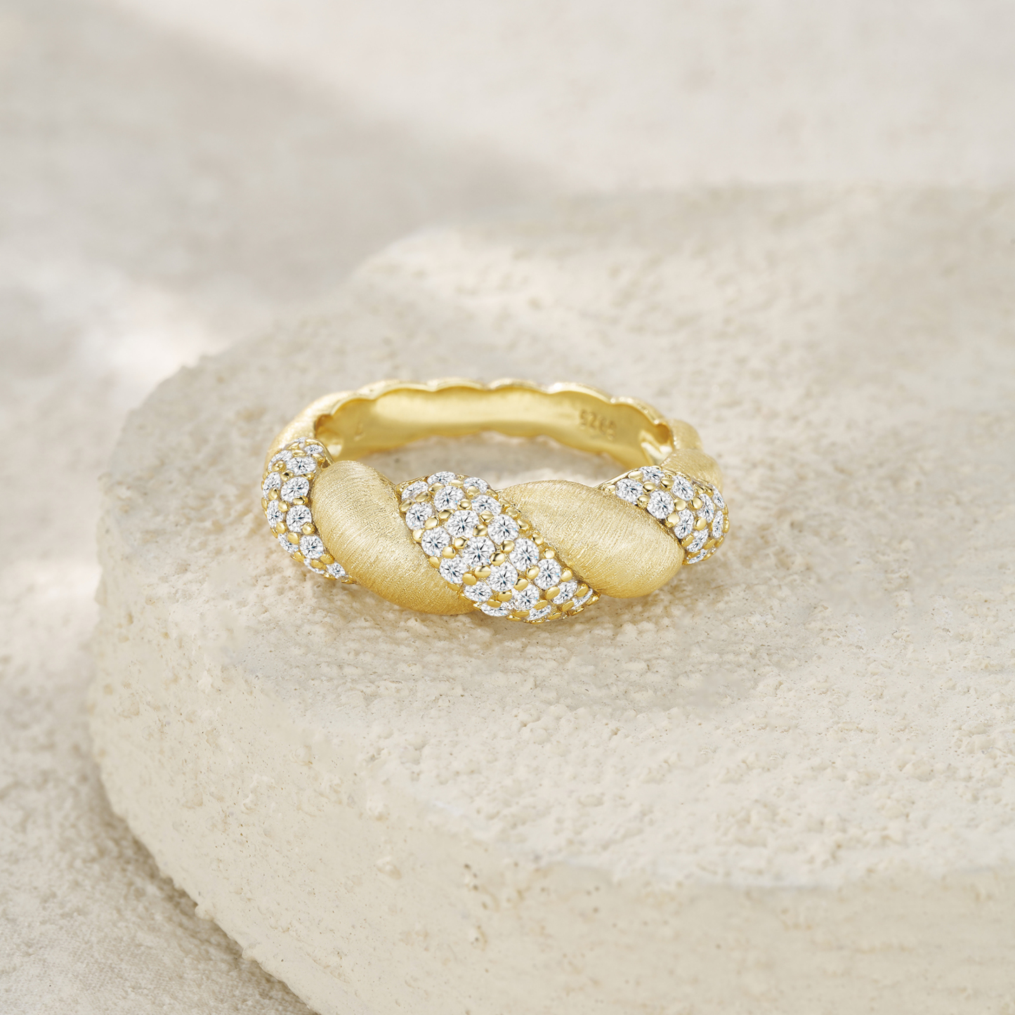 Z001-SR15306Y01-Twisted Silk Diamond Shining Gold Ring-Women's