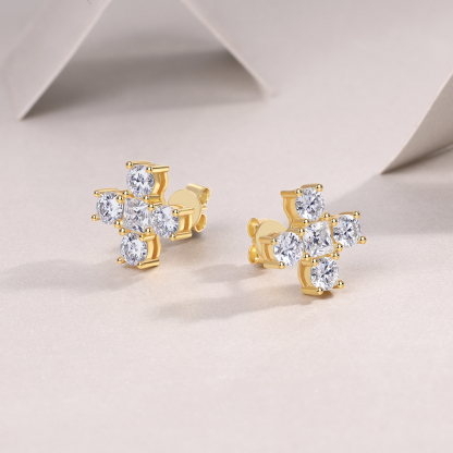 Z001-SE15414Y01-Listening Intently