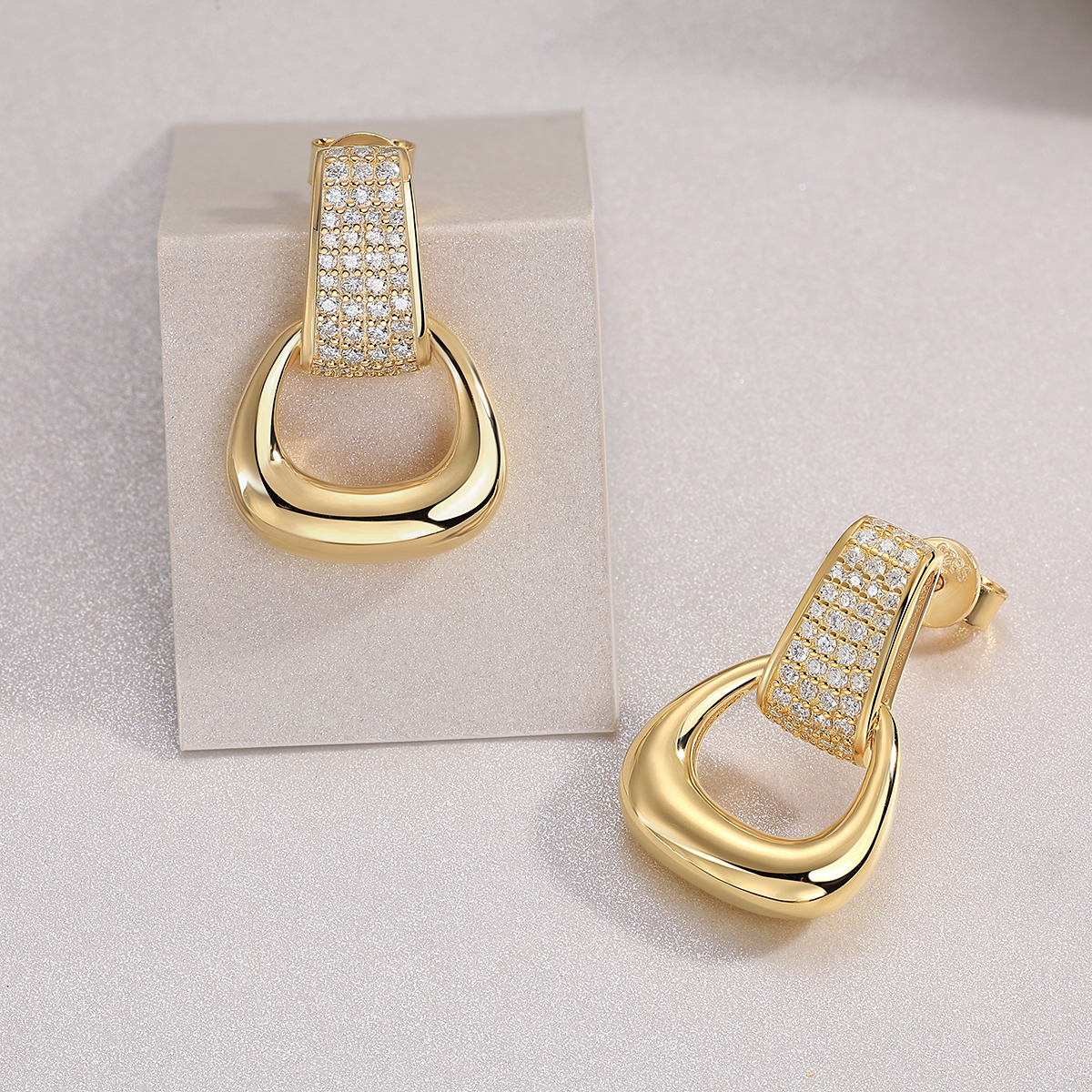 Z001-SE15051Y01-Finishing Touch