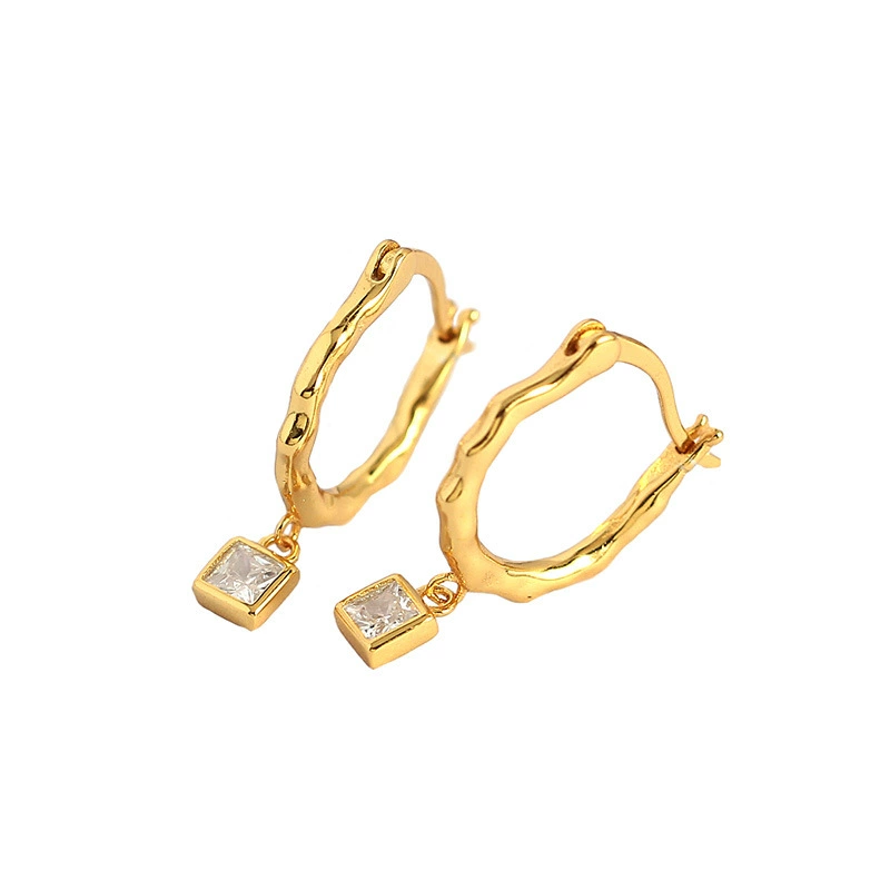 INS2418-M&T 2015 cubic zirconia gold plated hoop earrings, huggies in gift box one pair CY