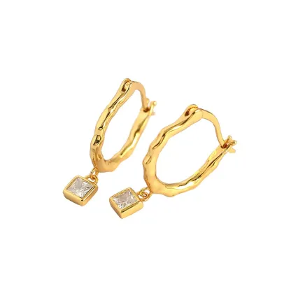 INS2418-M&T 2015 cubic zirconia gold plated hoop earrings, huggies in gift box one pair CY
