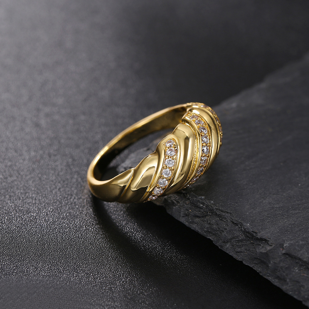 Z001-SR15514Y01-Gilt Light Twisted Dream Ring