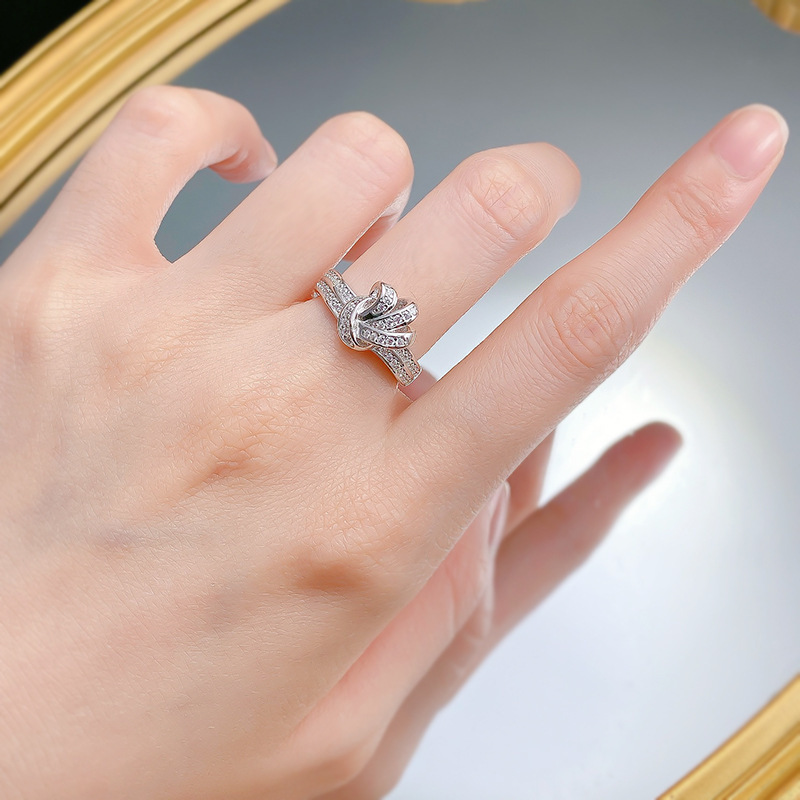 INS1152-SHELOVES 925 Sterling Silver Wedding Band for Women Twisting Swirl Engagement Wedding Rings Round CZ Sz 5-10