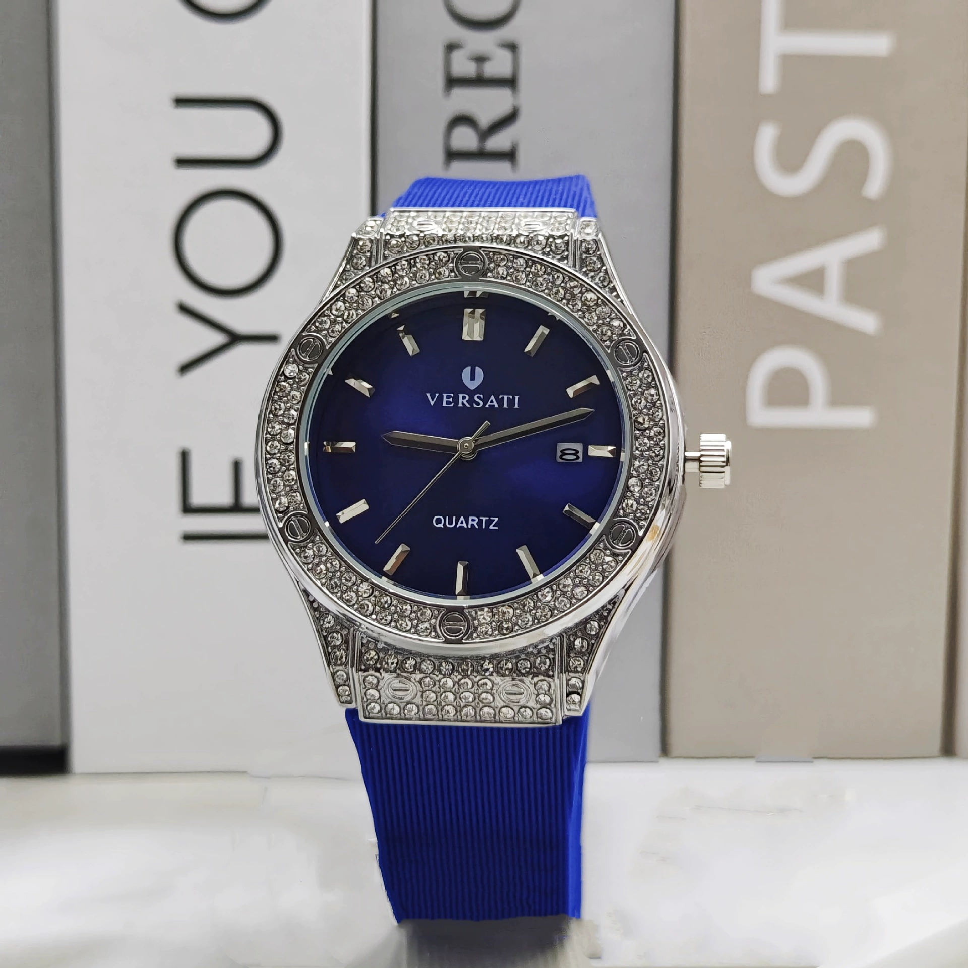 W-1015-Fashion Luxury Men's Women Gold Steel Strap Scale Rhinestone Calendar Quartz Watch Leisure Male Wristwatch Relogio Masculino-Men