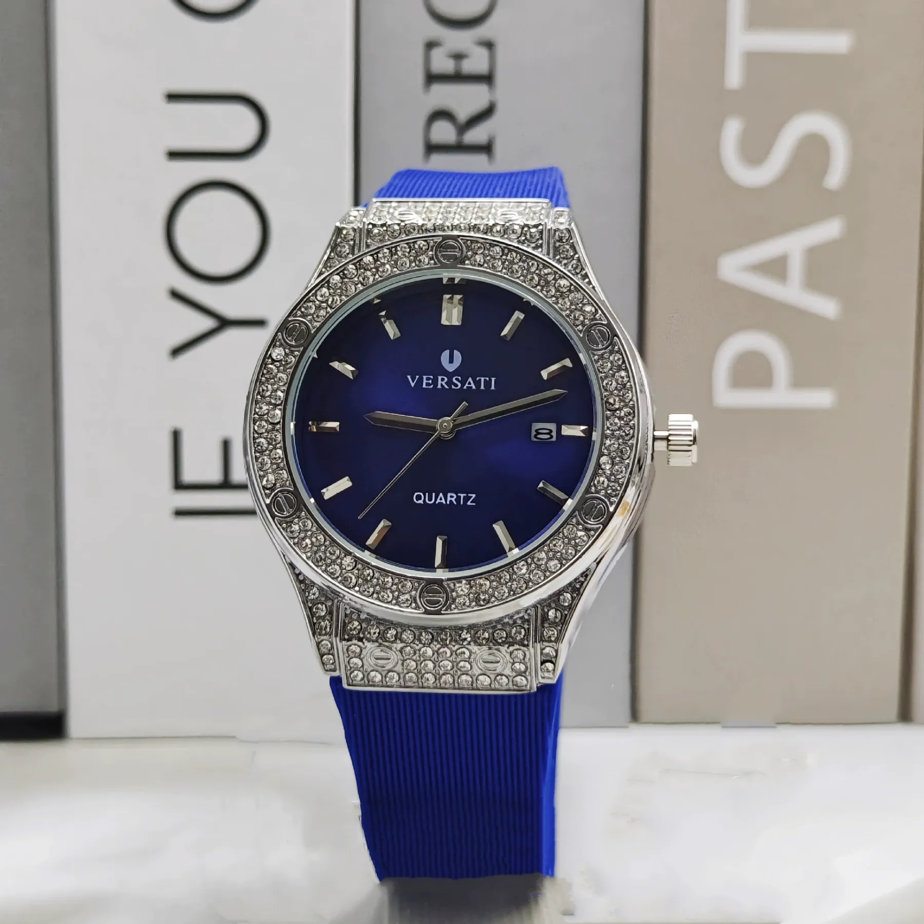 W-1015-Fashion Luxury Men's Women Gold Steel Strap Scale Rhinestone Calendar Quartz Watch Leisure Male Wristwatch Relogio Masculino-Men