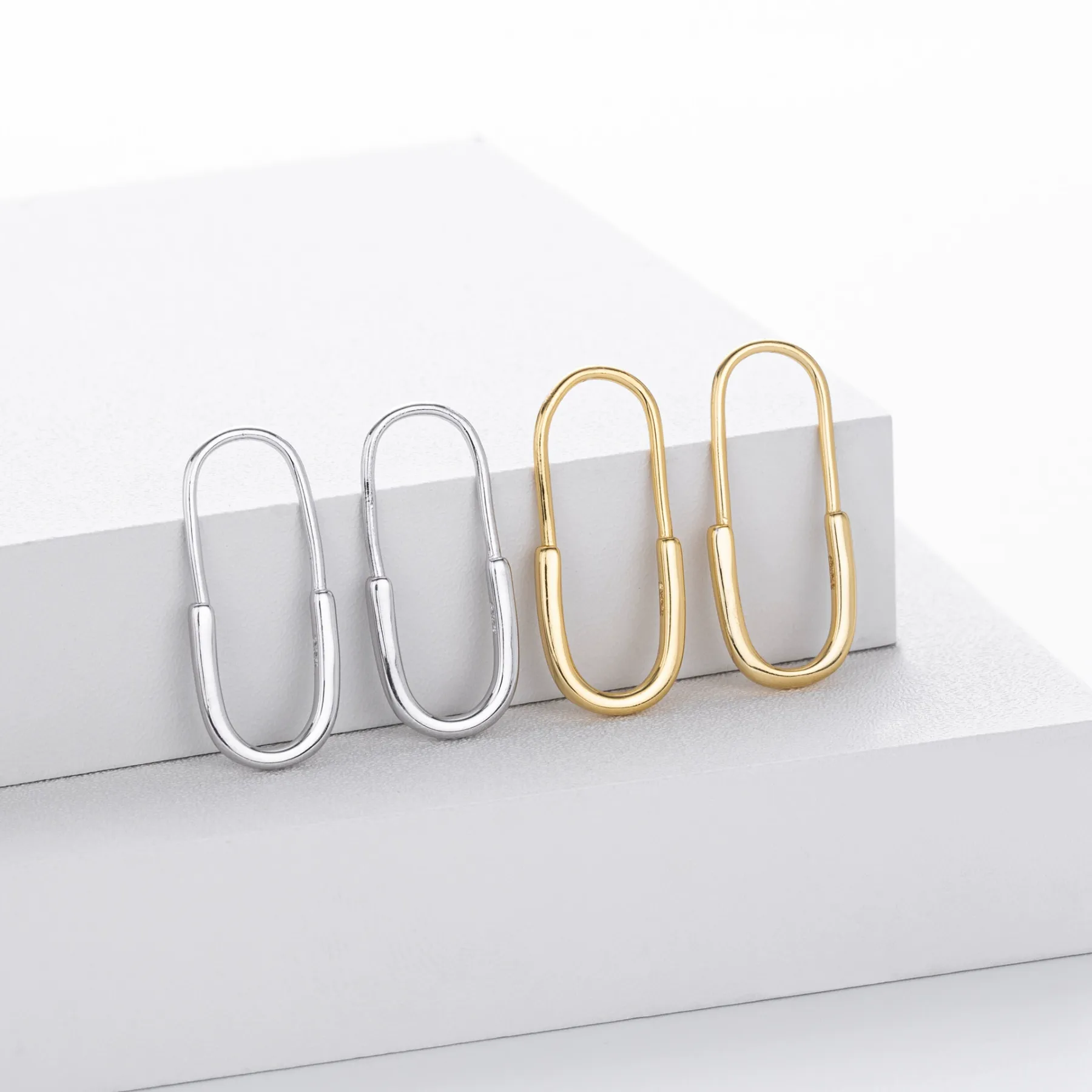 INS2337-TOBENY Gold Earrings for Women Trendy Dainty Paperclip Link Drop Dangle Earrings 14K Gold Plated Chunky Small Hoop Earrings Lightweight Hypoallergenic Chain Huggie Earrings Jewelry for Gifts