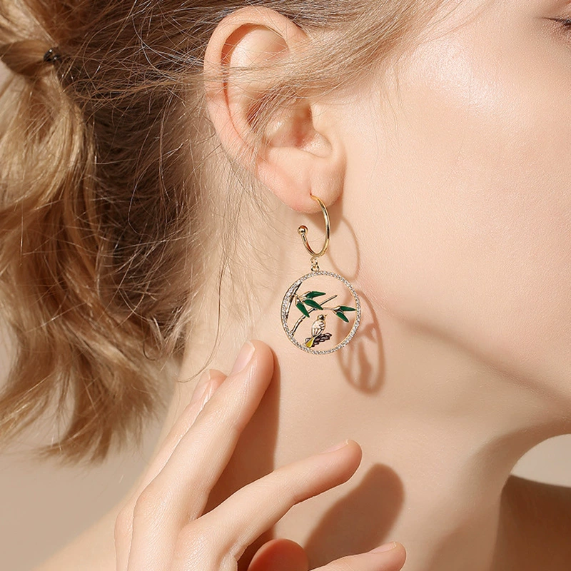 INS2422-BESTYASH Elegant Retro Eardrop Earrings Delicate Bird Design for Women Lightweight and Charming Jewelry for Parties Gifts and Everyday Wear