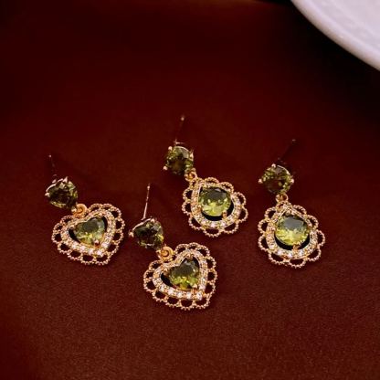 INS2435-Heart-Shaped Peridot Pendant, Sterling Silver, Gold Plated Finish