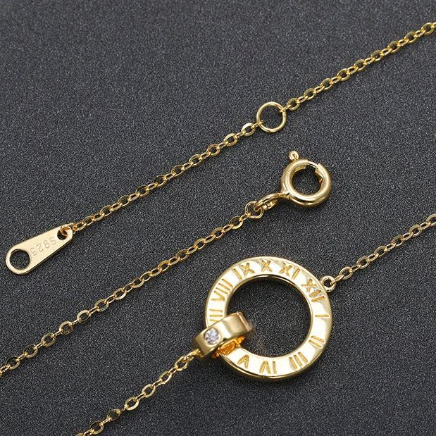 INS3031-Roman Numeral Circle Pendant Necklace, 18K Gold-Plated Chain, Crystal Accent