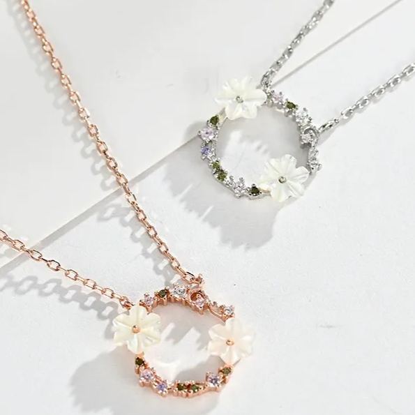 INS3134-Flower Loop Pendant Necklace Fashion Classic Circle Necklace for Women Luxury Jewelry
