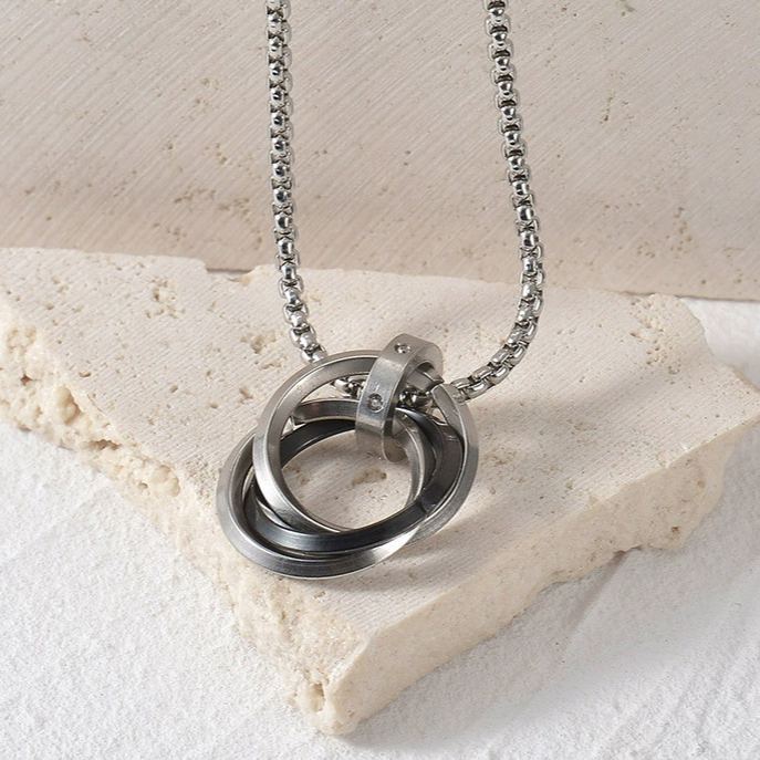 INS3180-Jude Jewelers Stainless Steel Three Interlocking Braided Circles Pendant Necklace