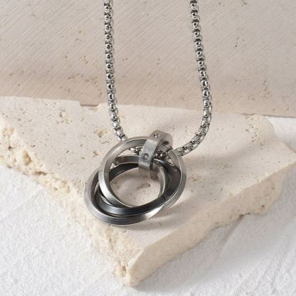 INS3180-Jude Jewelers Stainless Steel Three Interlocking Braided Circles Pendant Necklace