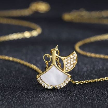 INS3247-Sonateomber Dainty Chain Simple Pendant Necklace for Women, Cute Statement Rhinestone Single Dangle Necklaces Thanksgiving Christmas Jewelry Gift