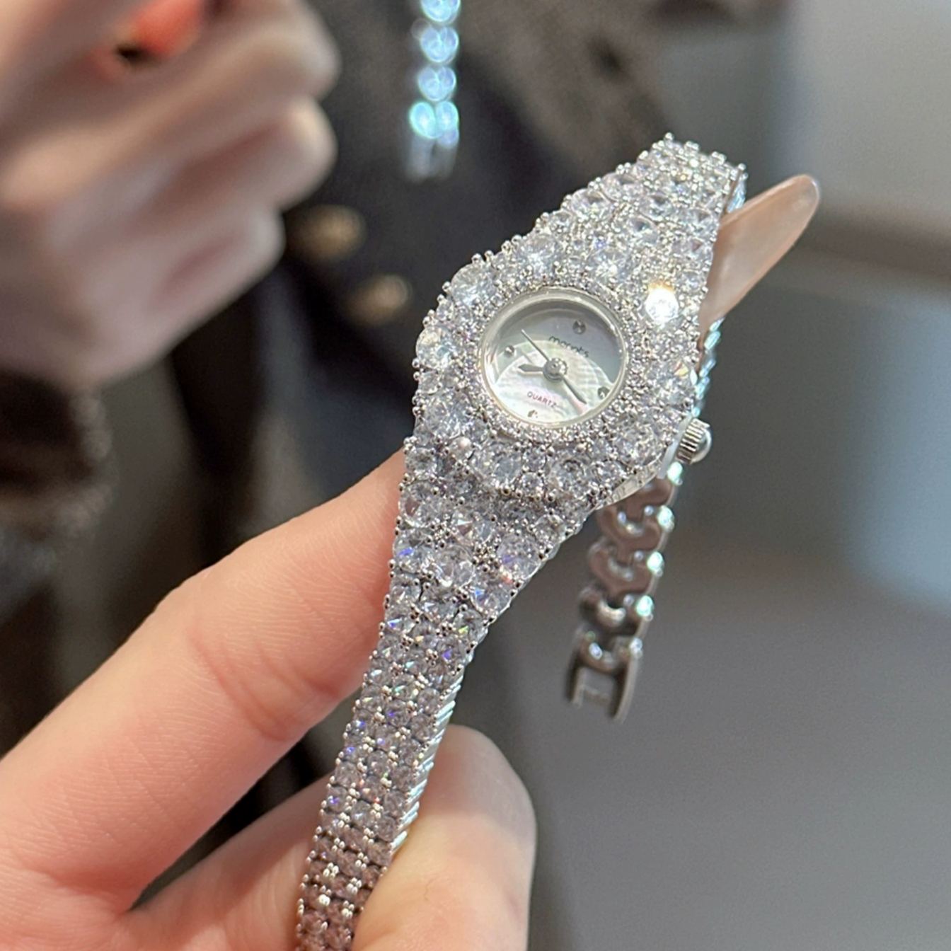 W-2032-Weicam Women Elegant Crystal Bangle Braclet Round Dial Analog Quartz Wristwatch