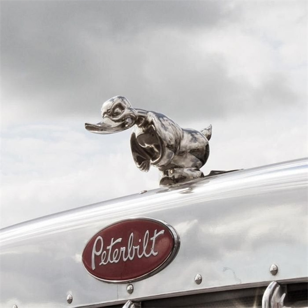 🔥🦆 Convoy Duck Hood Ornament 🚚✨