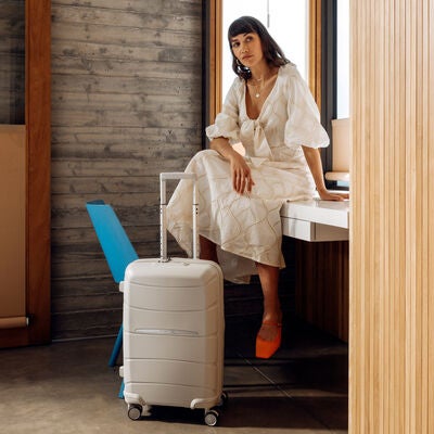 Outline Pro Carry-On Spinner