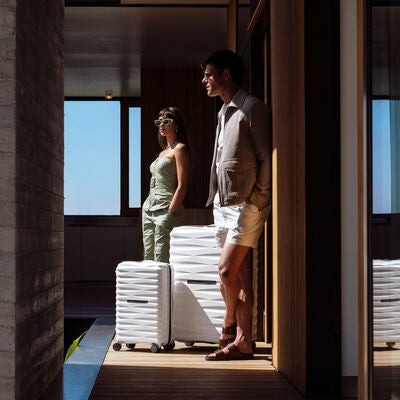 Voltage DLX 2 Piece Set (CO/L) in the color .