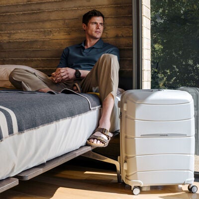 Outline Pro Medium Spinner in the color .