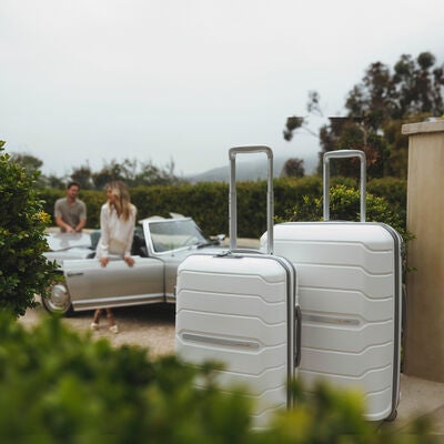 Freeform Medium Spinner in the color .