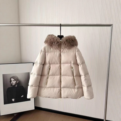 Women's windproof and warm hooded down jacket with fur collar