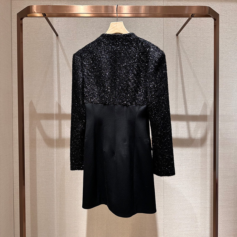 V-neck single-breasted shimmering fabric elegant dress